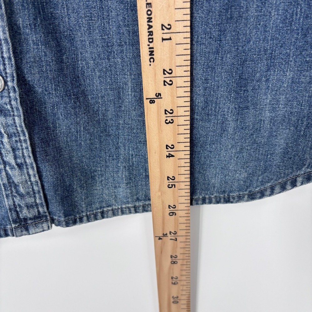 J Crew Denim Chambray Pearl Snap Shirt Womens 8P Blue Western Snap Pocket - Picture 6 of 9